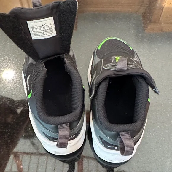 Nike Air Max Kids Sneakers - Black with Green Accents - Picture 9 of 13